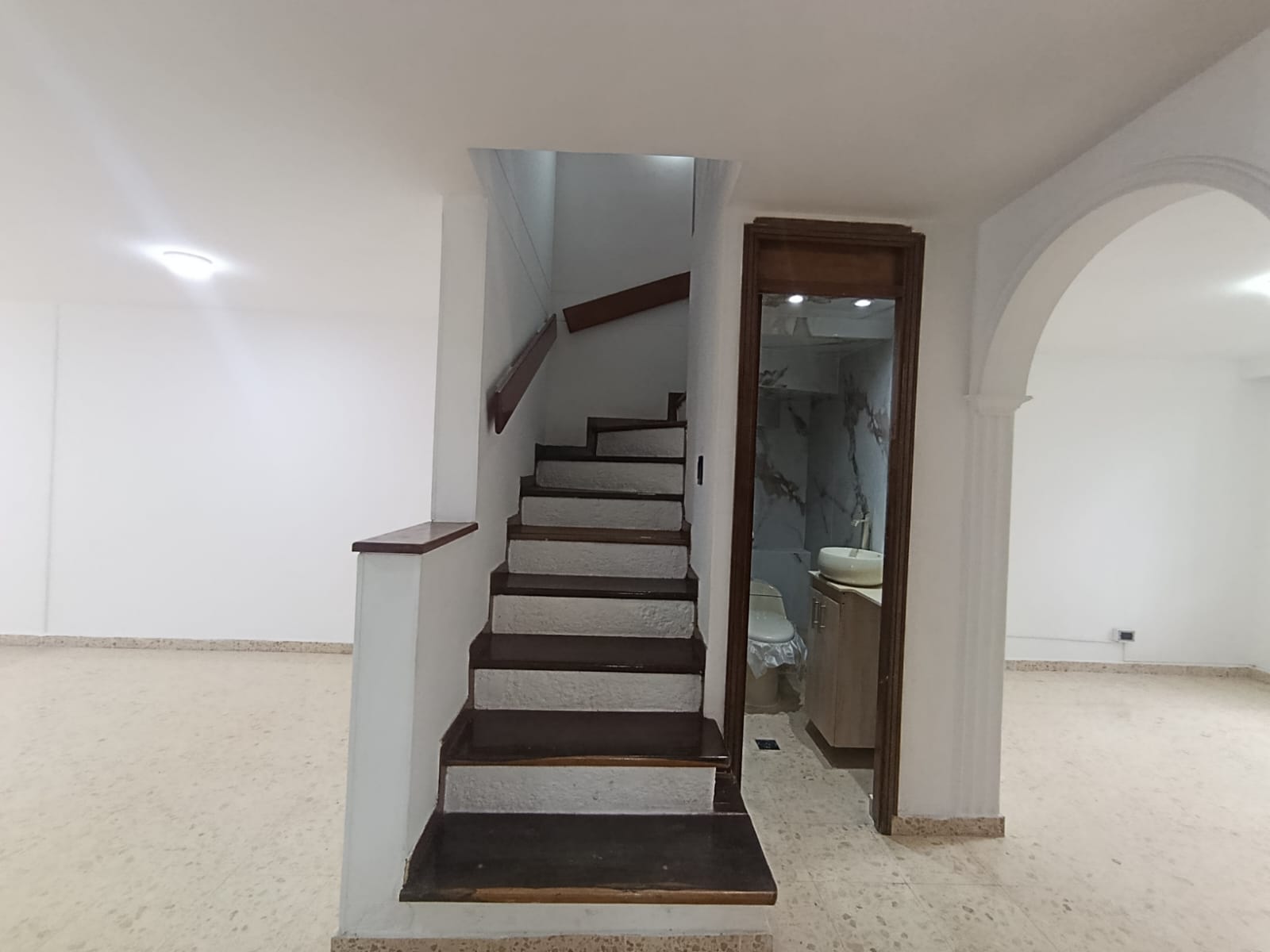 Casa para Arriendo  en Loma de los Bernal Medellín