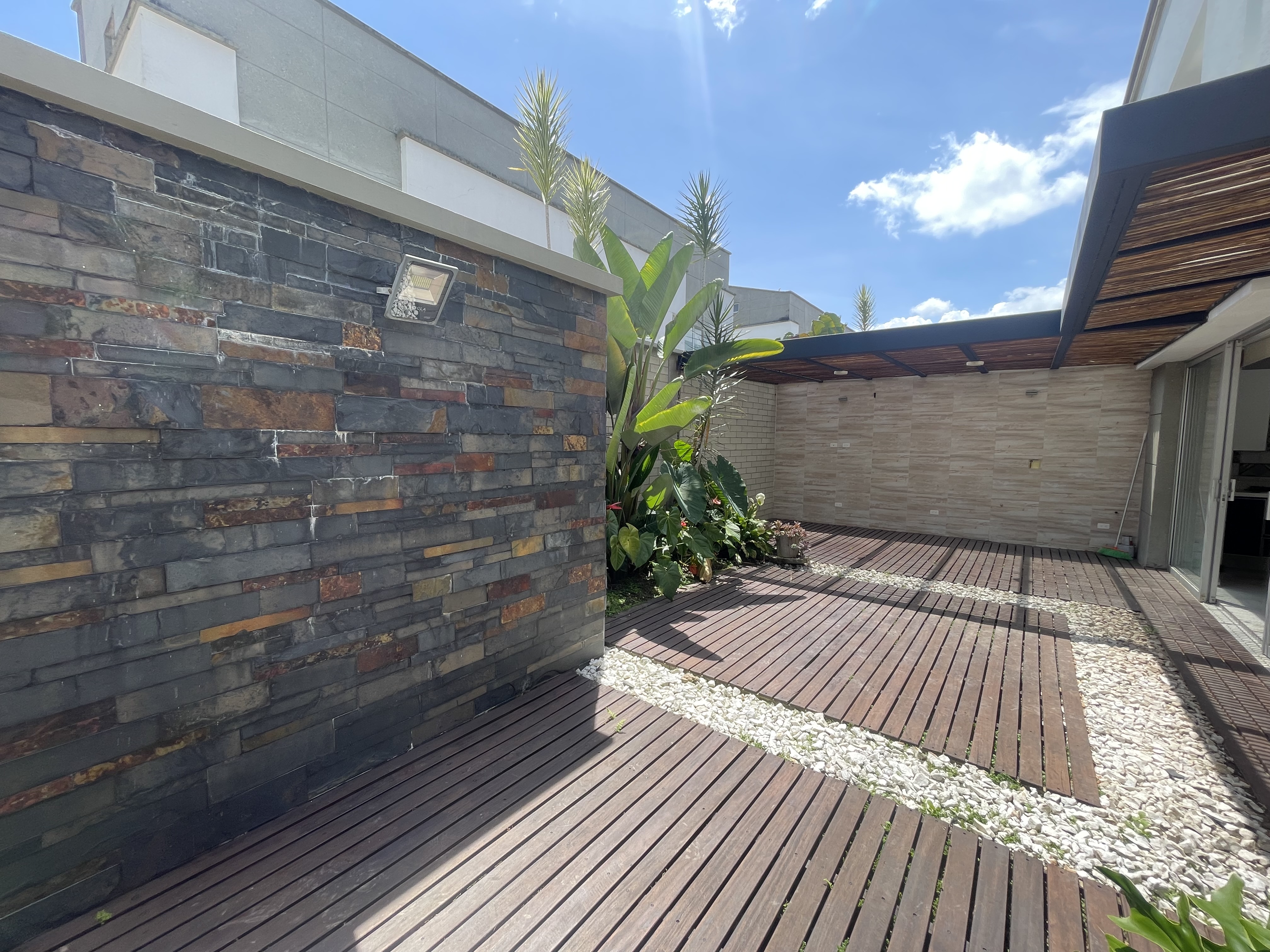 Sasa para la venta en Rionegro sector Barro Blanco