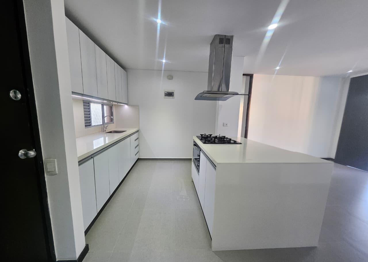Apartamento en arriendo en Lalinde El Poblado Medellín
