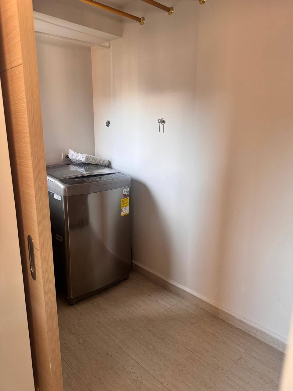 Apartamento para la venta en la loma de los bernal