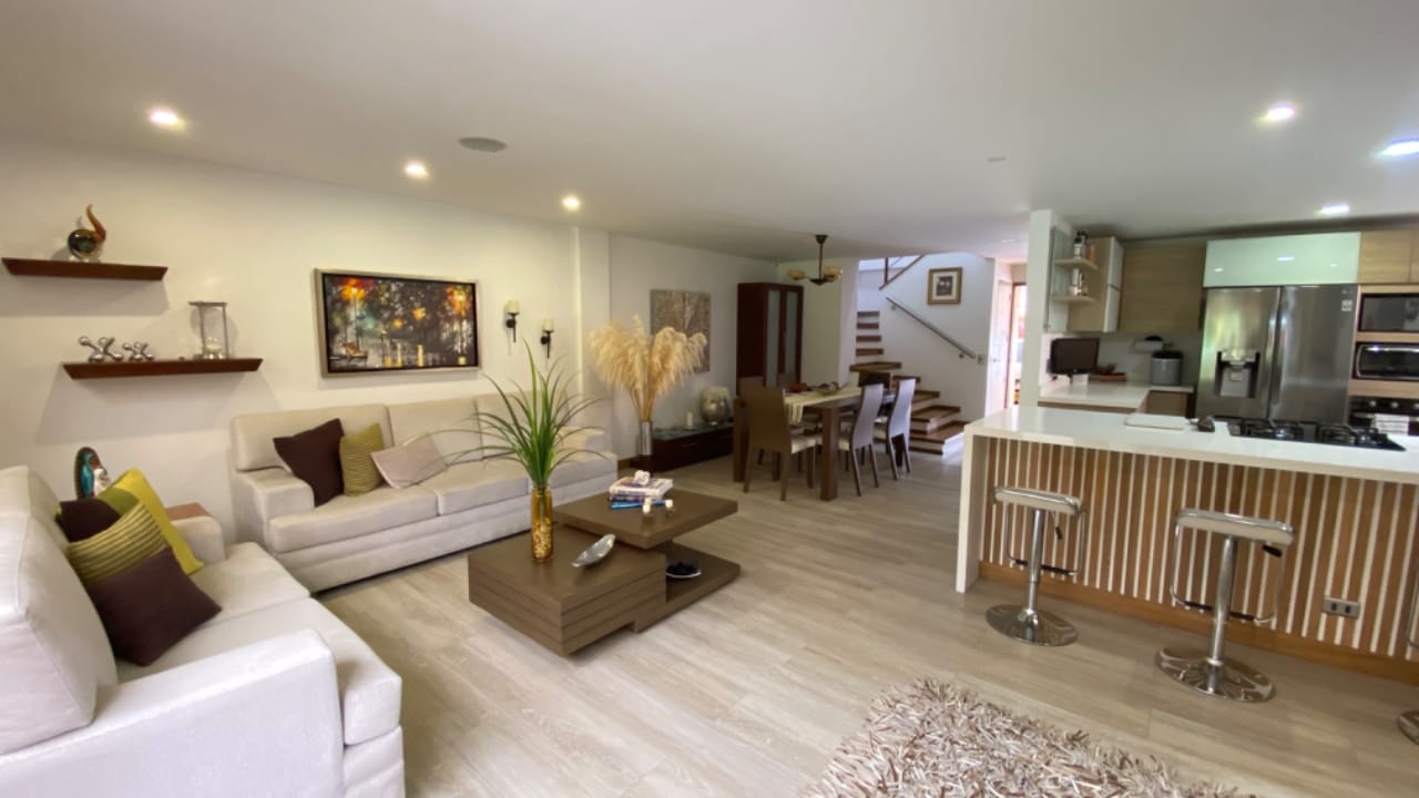 Venta de casa en El Retiro cerca al parque