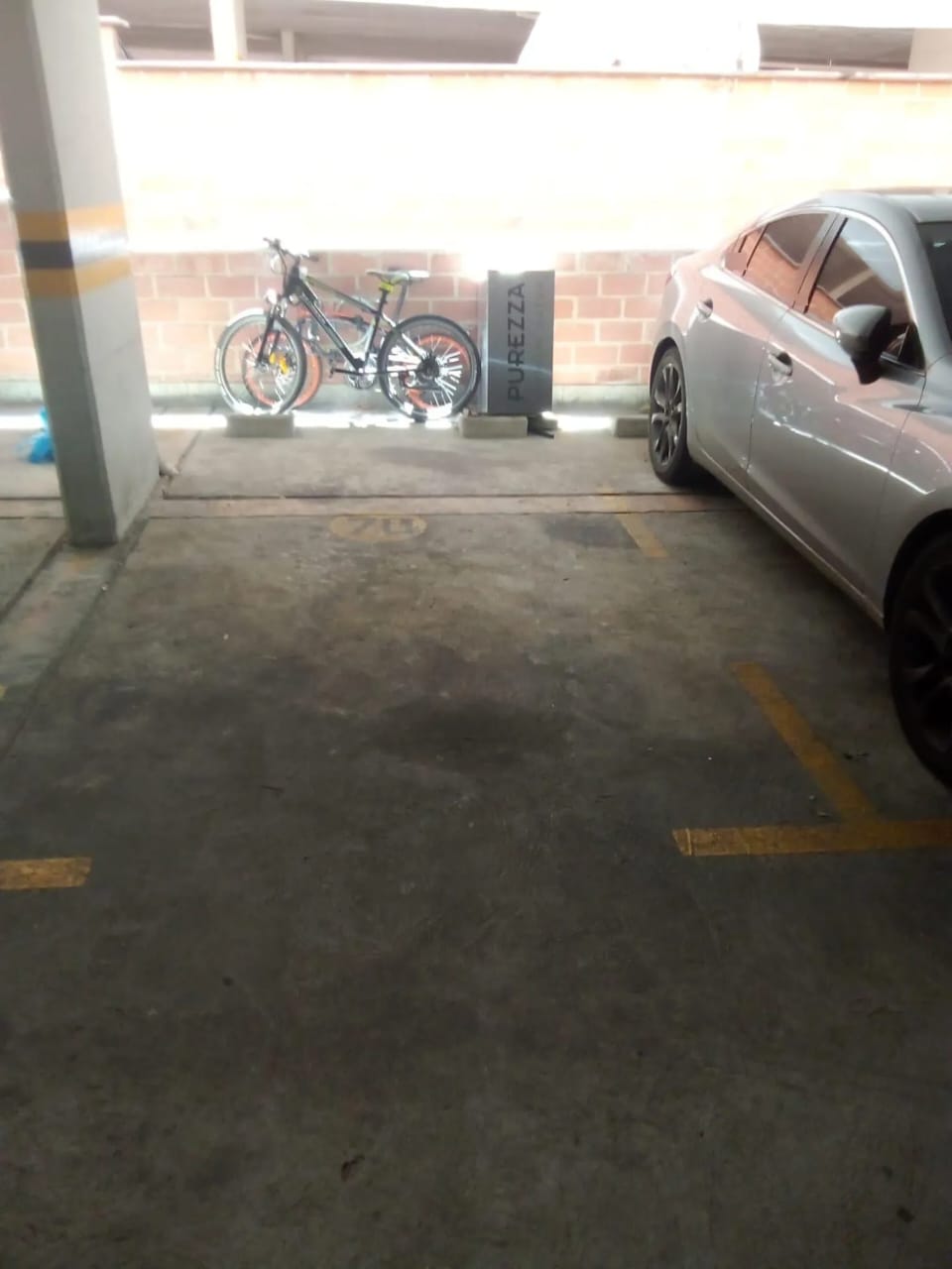 Apartamento en venta en Loma de los Bernal Medellin