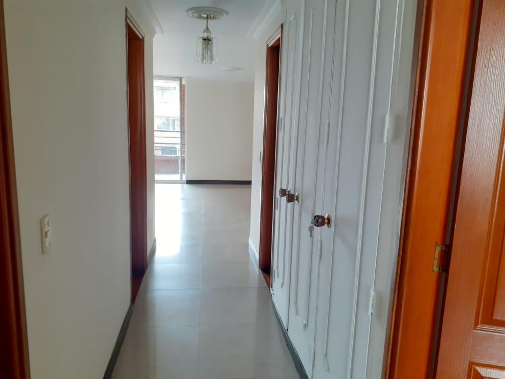 Apartamento para venta en laureles, medellin