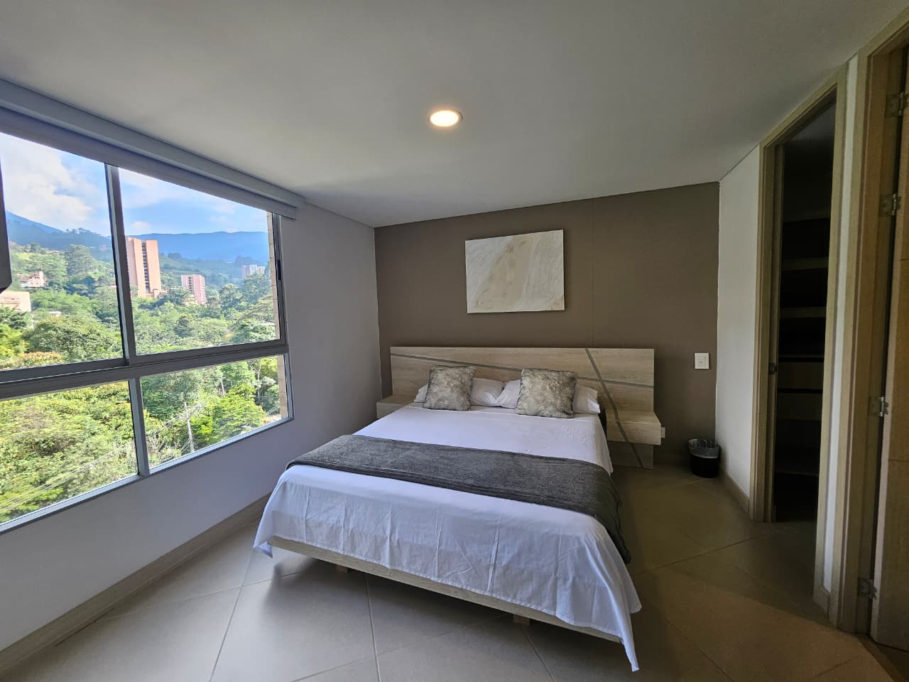 Apartamento amoblado para la venta en Camino Verde Envigado