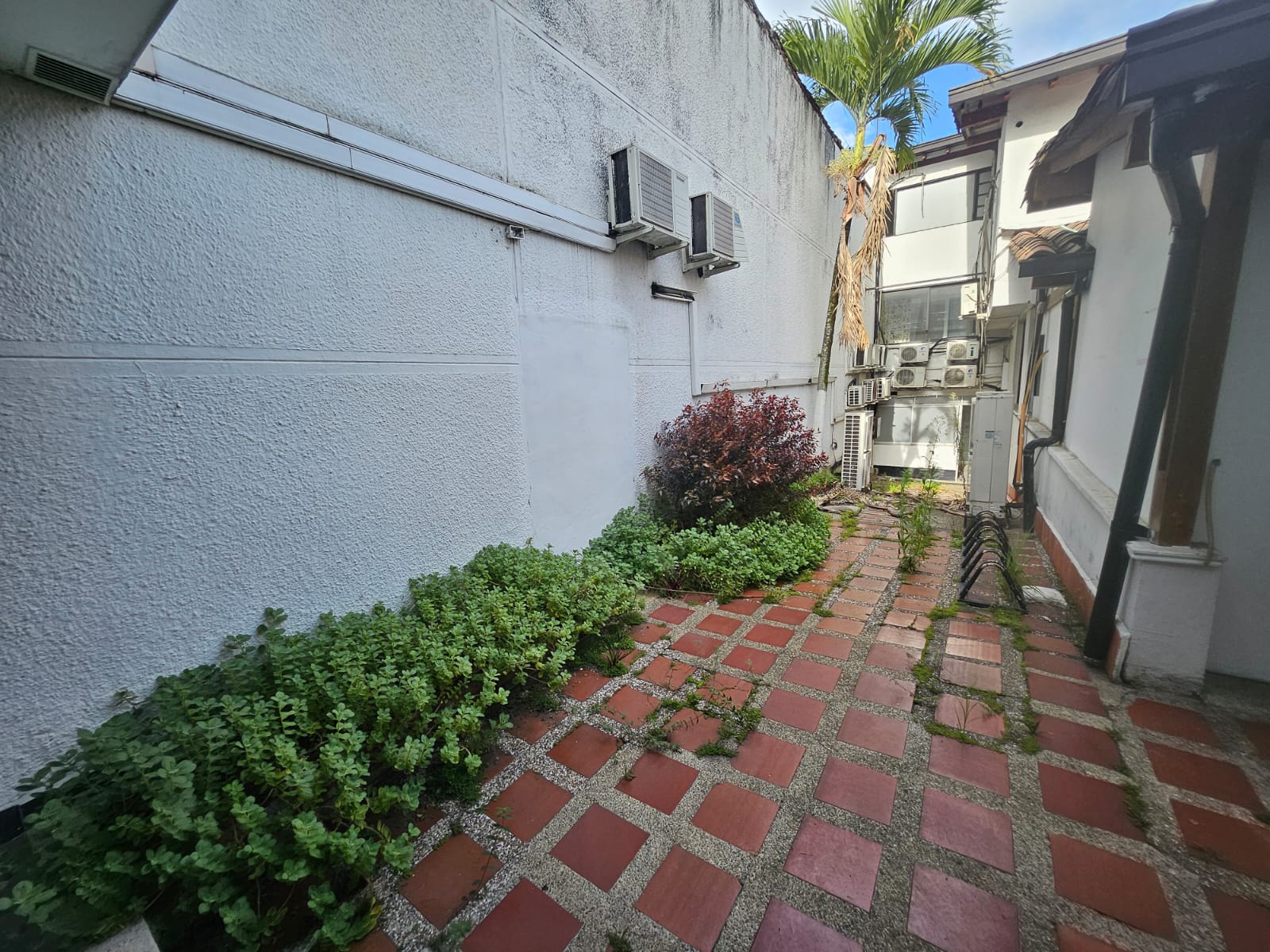 Casa comercial para arriendo en La 80 Floresta