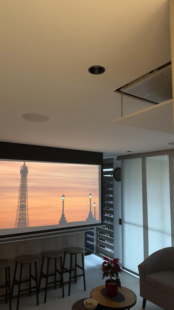 Venta De Hermoso  Apartamento En Los Colores Medellín