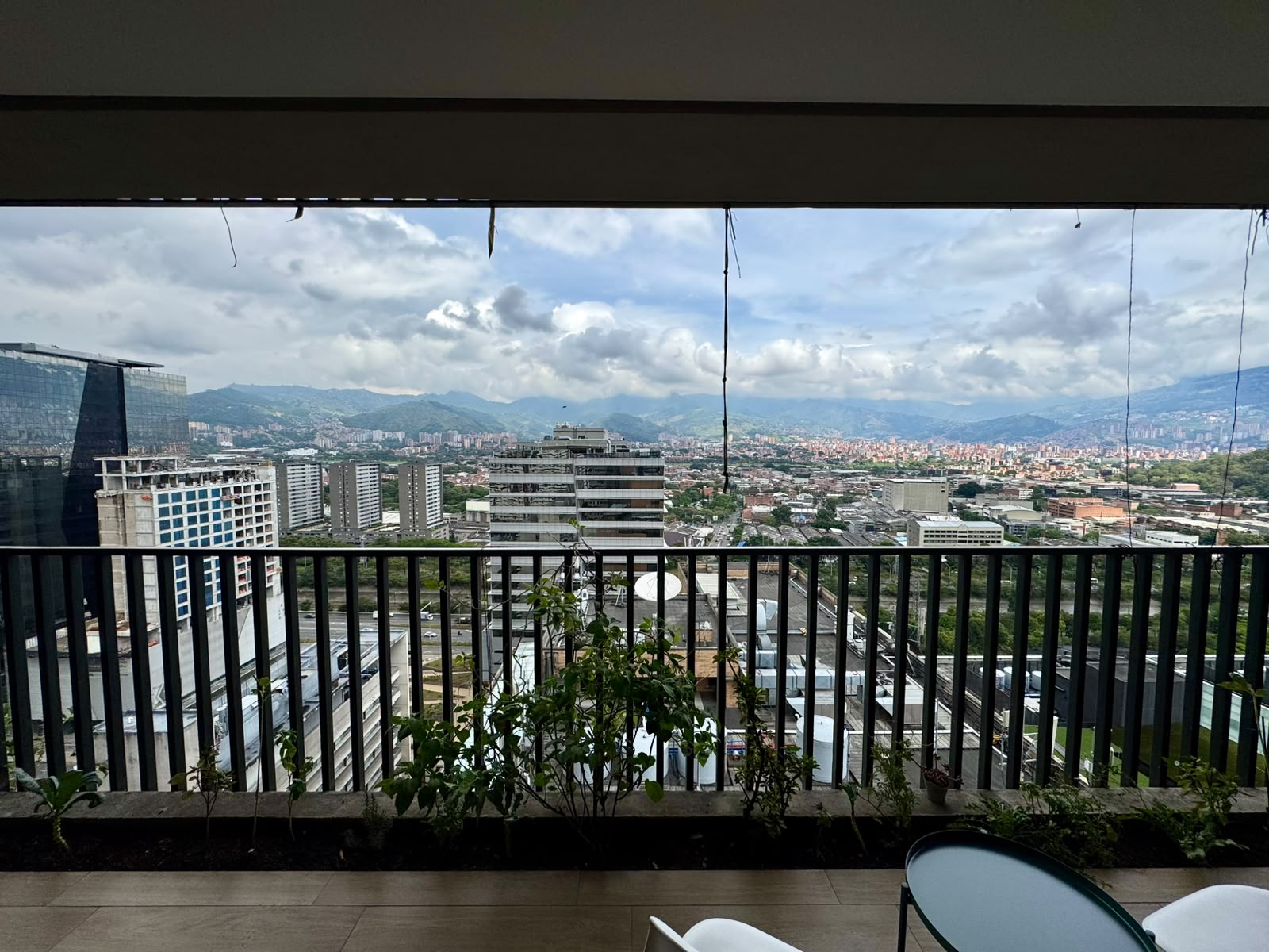 Apartaestudio amoblado para arriendo en Ciudad del Río El Poblado