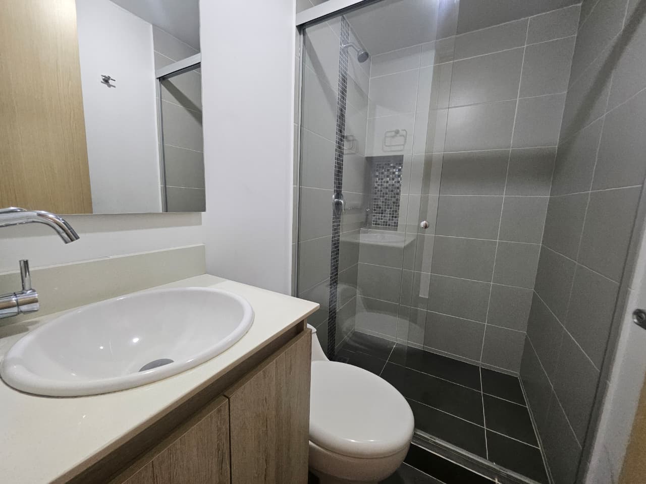 Apartamento en arriendo en Loma de Las Brujas Envigado