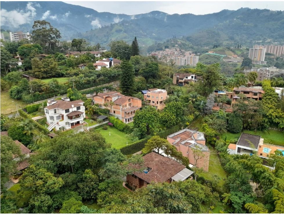 Apartamento en venta en Las Brujas Envigado