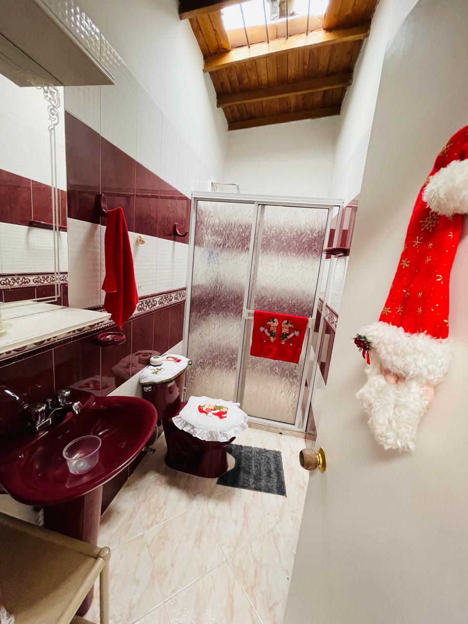 VENDO CASA EN ROBLEDO LOPEZ DE MESA MEDELLIN