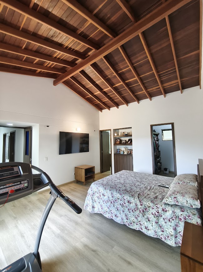 Venta de casa en El Retiro Sector Martin Pescador