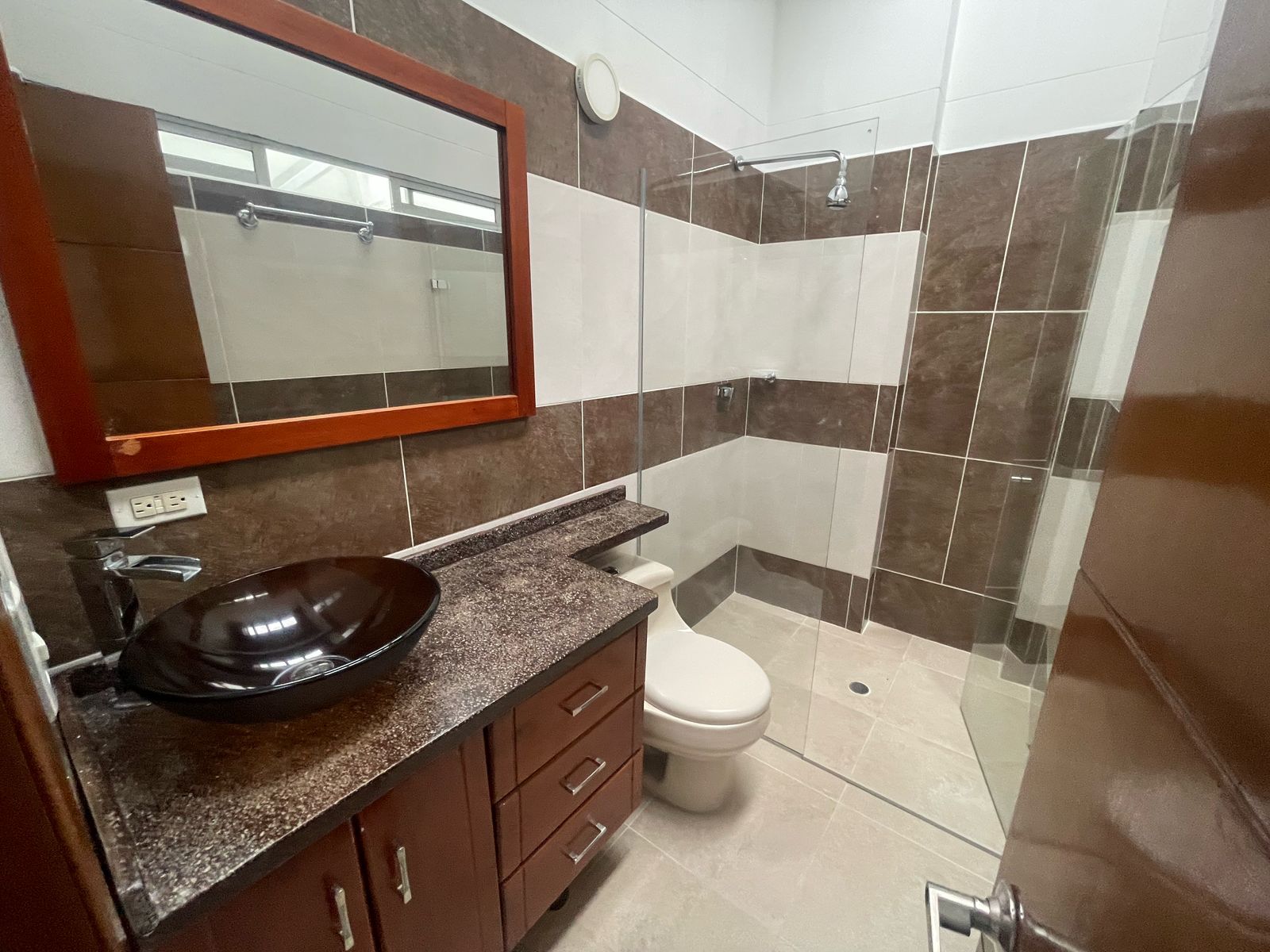 Casa para la venta en La Estrella Cerca del Parque - Antioquia