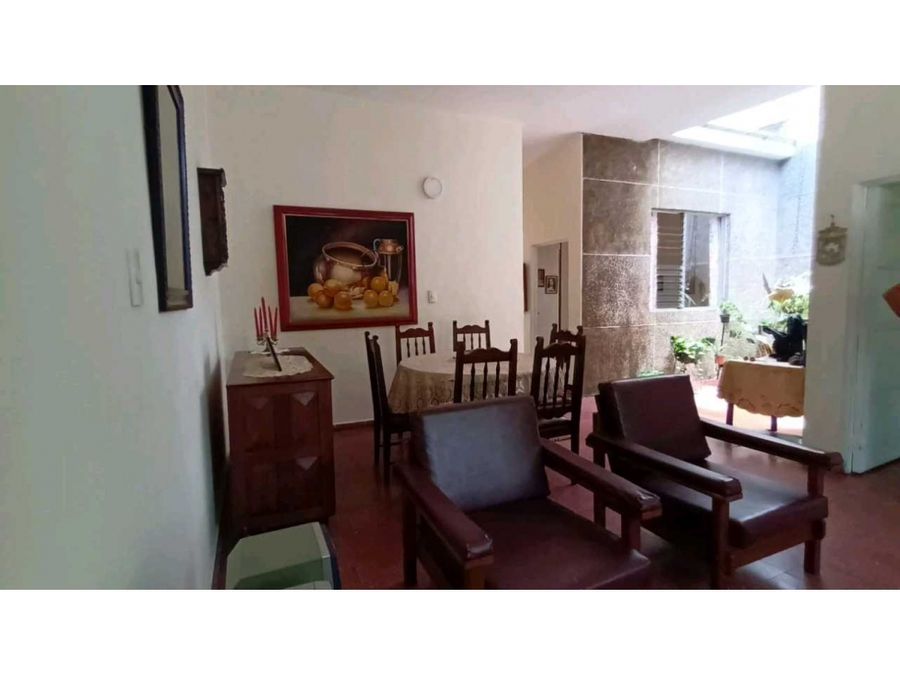 Casa con Aire para la Venta en el Barrio Santa Lucia, Medellín.
