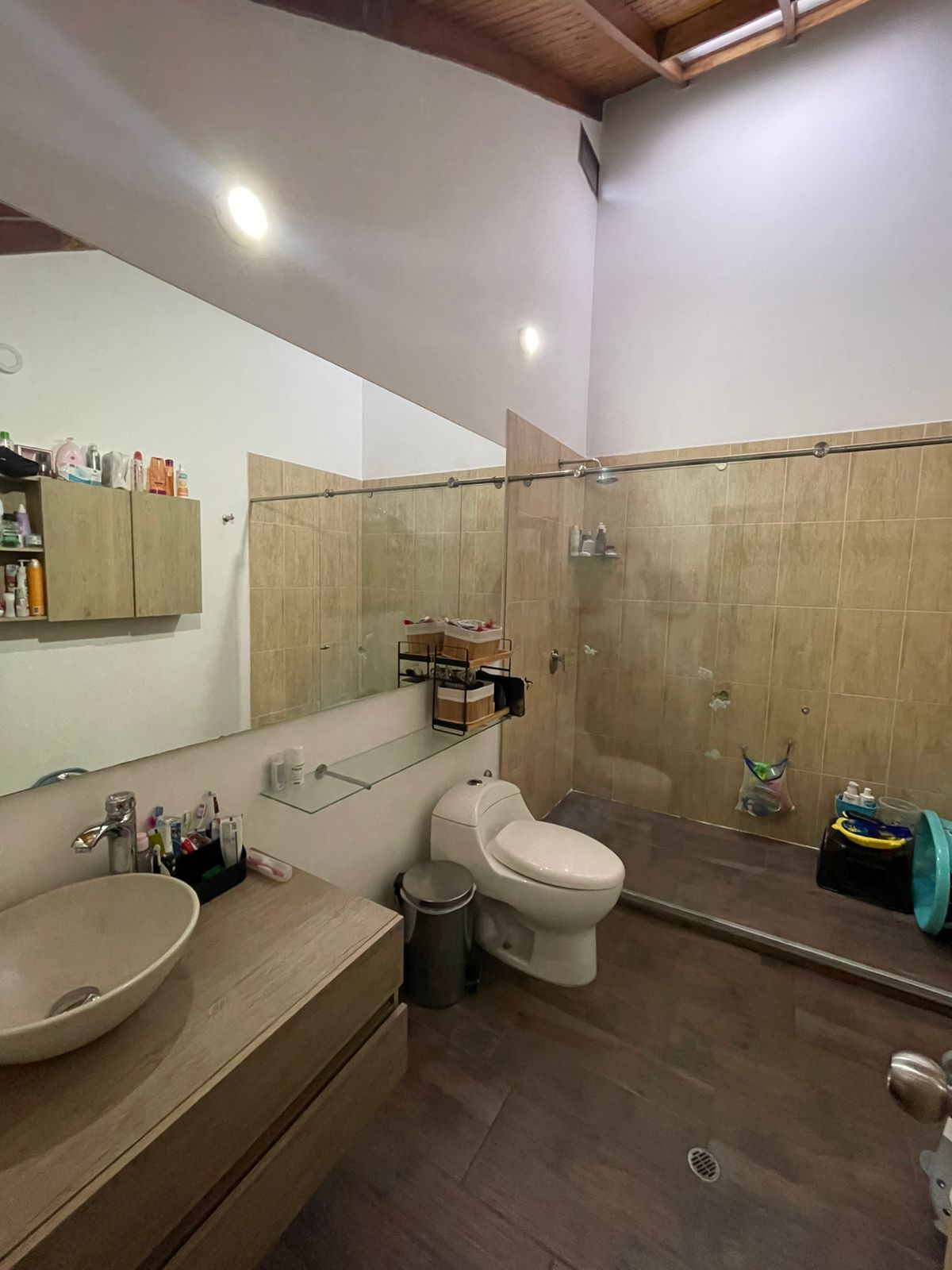 Venta de casa en El Poblado los Gonzalez