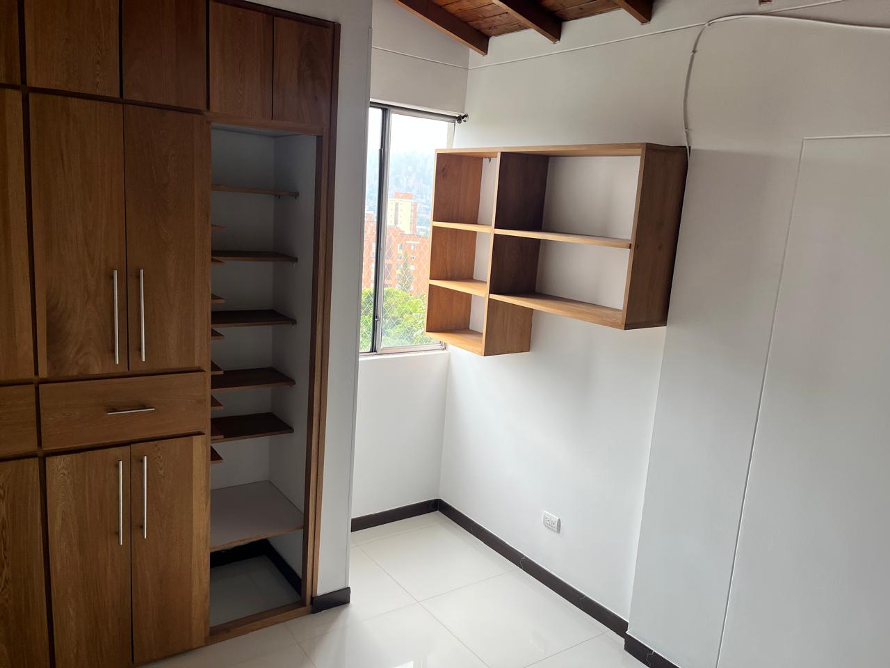 Apartamento en Venta Medellin Loma de los Bernal