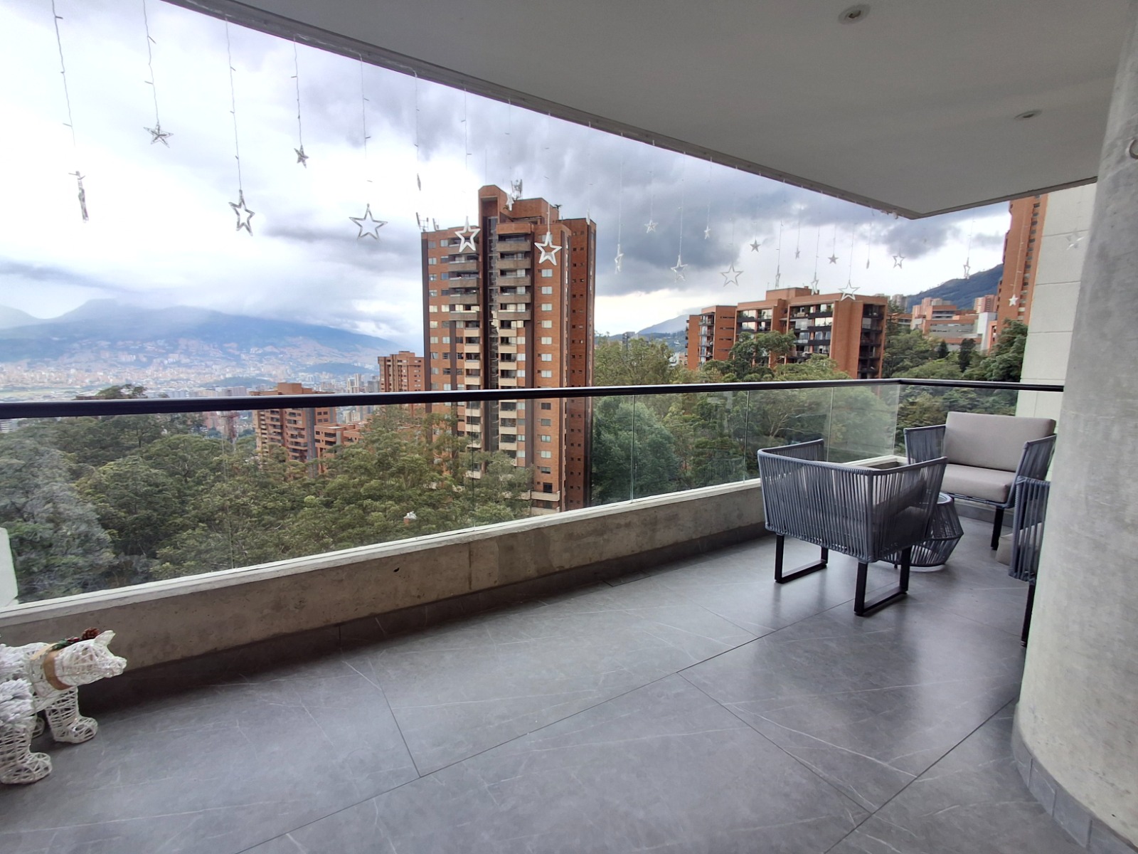 Apartamento en venta Medellín poblado transversal superior con Balsos