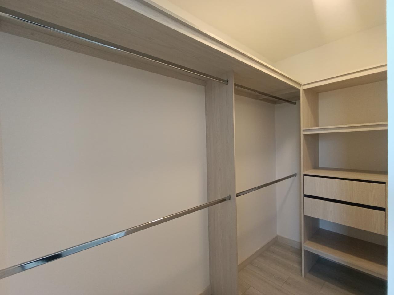 Apartamento en venta en Los Colores -  Medellín