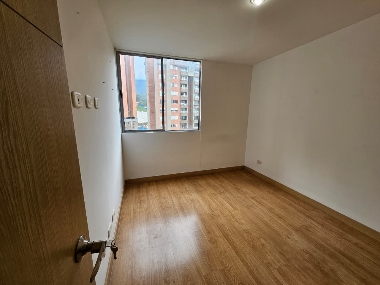 APARTAMENTO EN ARRIENDO CAMINO VERDE ENVIGADO