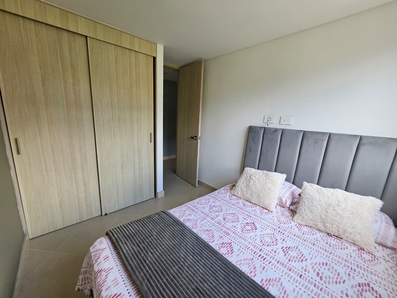 Apartamento amoblado para la venta en Camino Verde Envigado