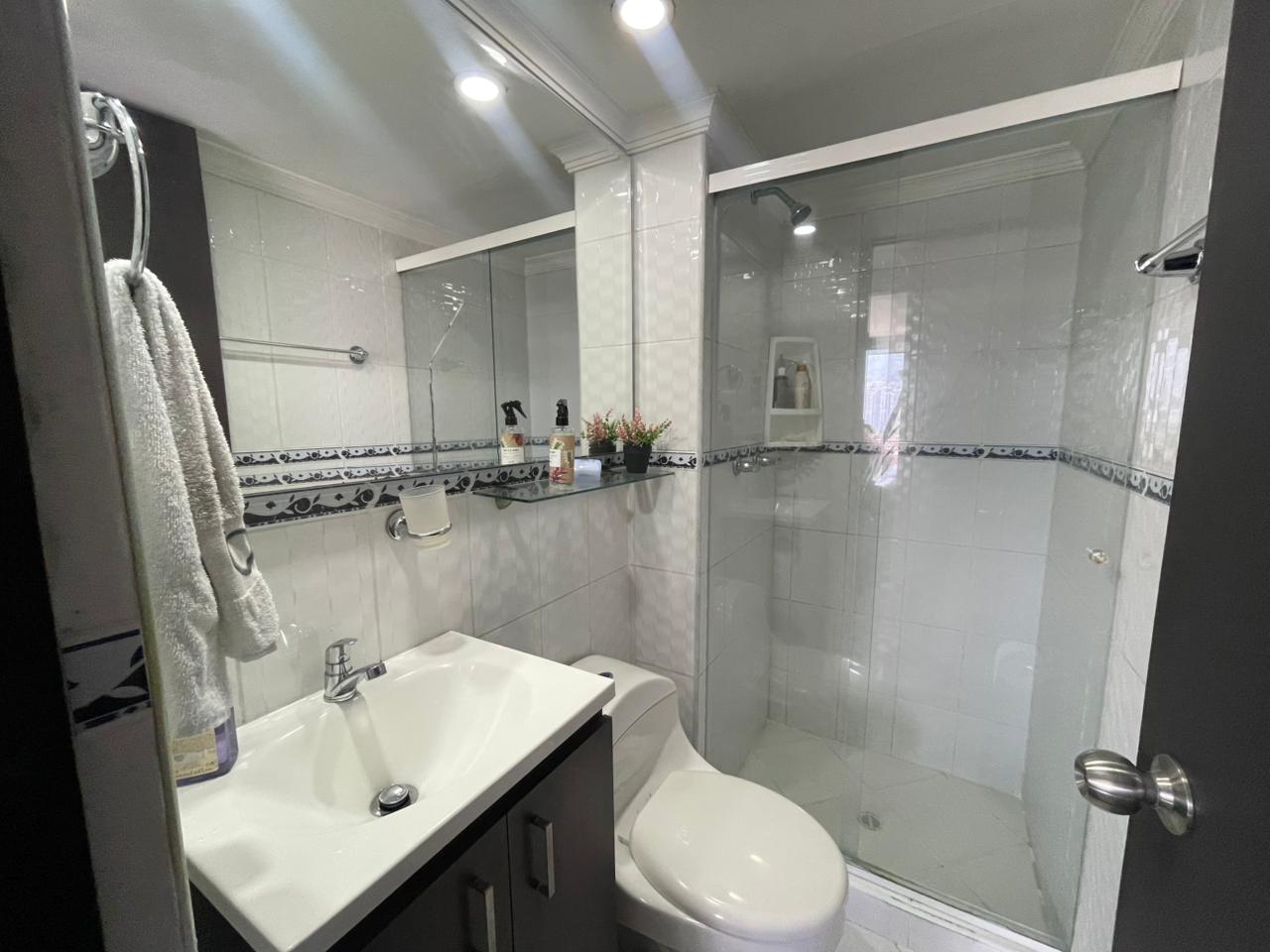 Apartamento en venta en la Loma de los Bernal