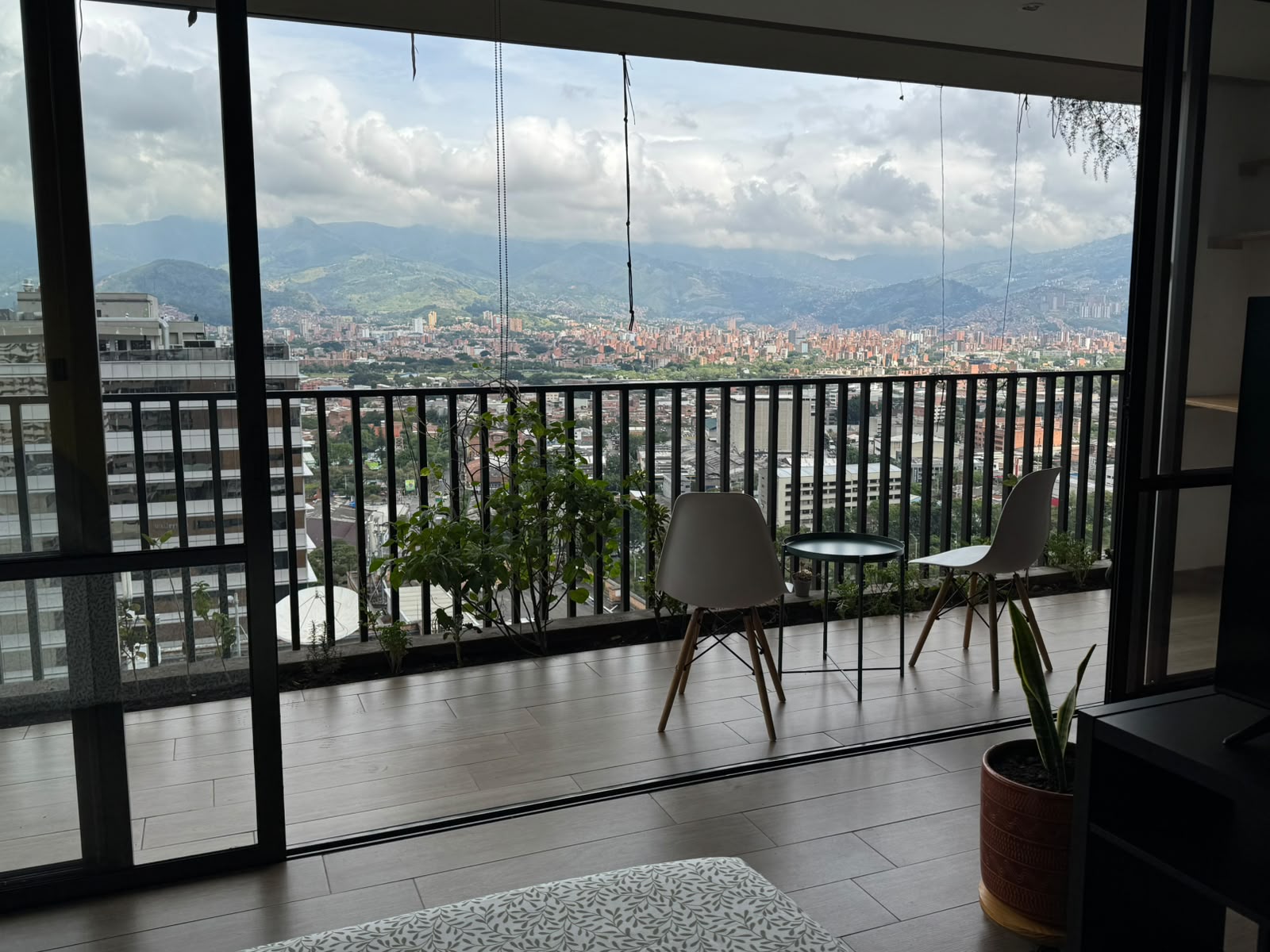 Apartaestudio amoblado para arriendo en Ciudad del Río El Poblado