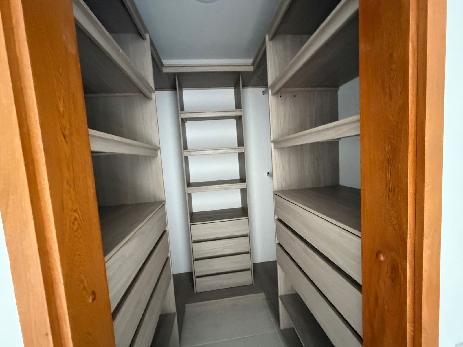 Apartamento para la venta en Envigado la Frontera  Poblado