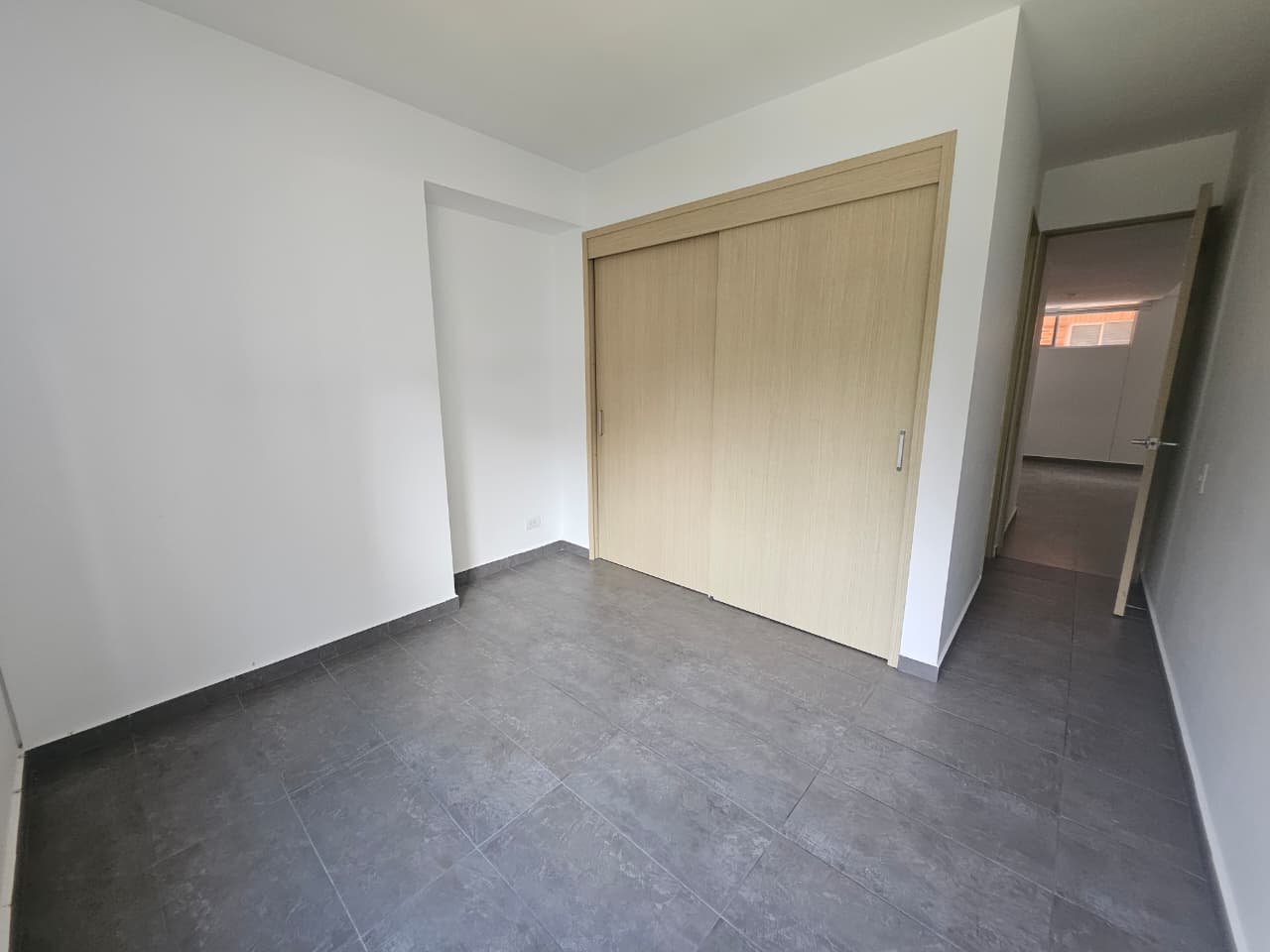 Apartamento en arriendo en Loma de Las Brujas Envigado