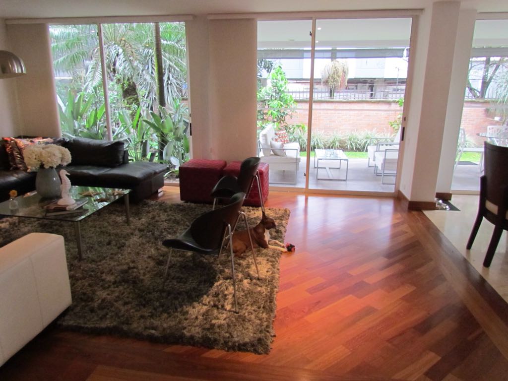 Casa en venta en Envigado loma Benedictinos