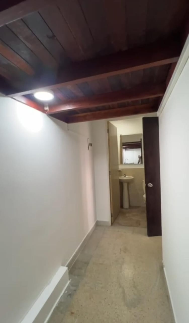 Local en Venta en Medellín la 80