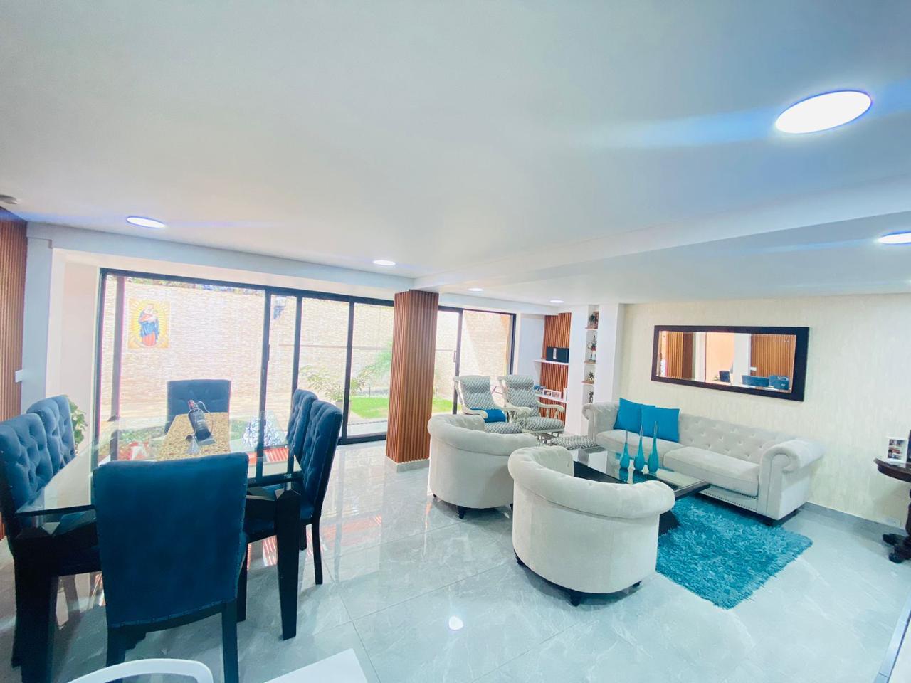 Venta de Casa en la Estrella- Suramerica