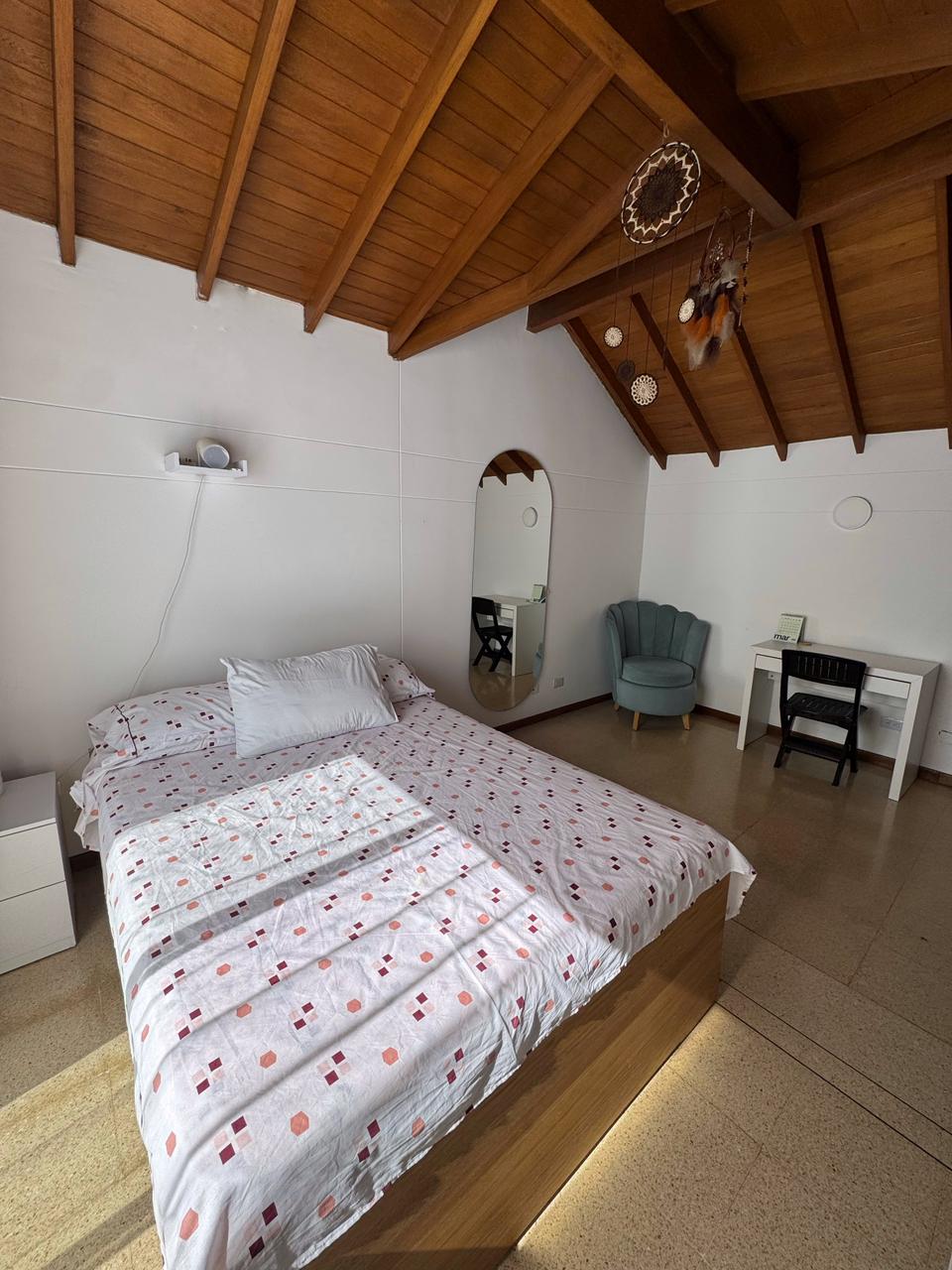 Casa unifamiliar en venta Loma De Los Bernal parte baja