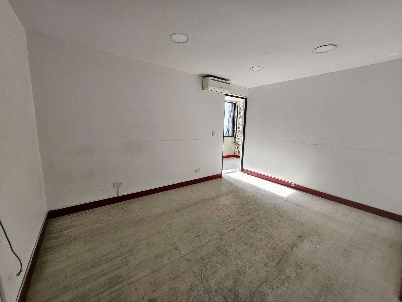 Casa comercial para arriendo en La 80 Floresta