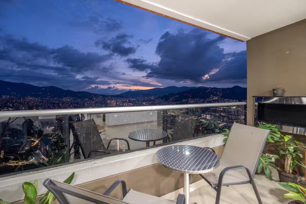 Apartamento en venta  en El Poblado Las Palmas  Medellin
