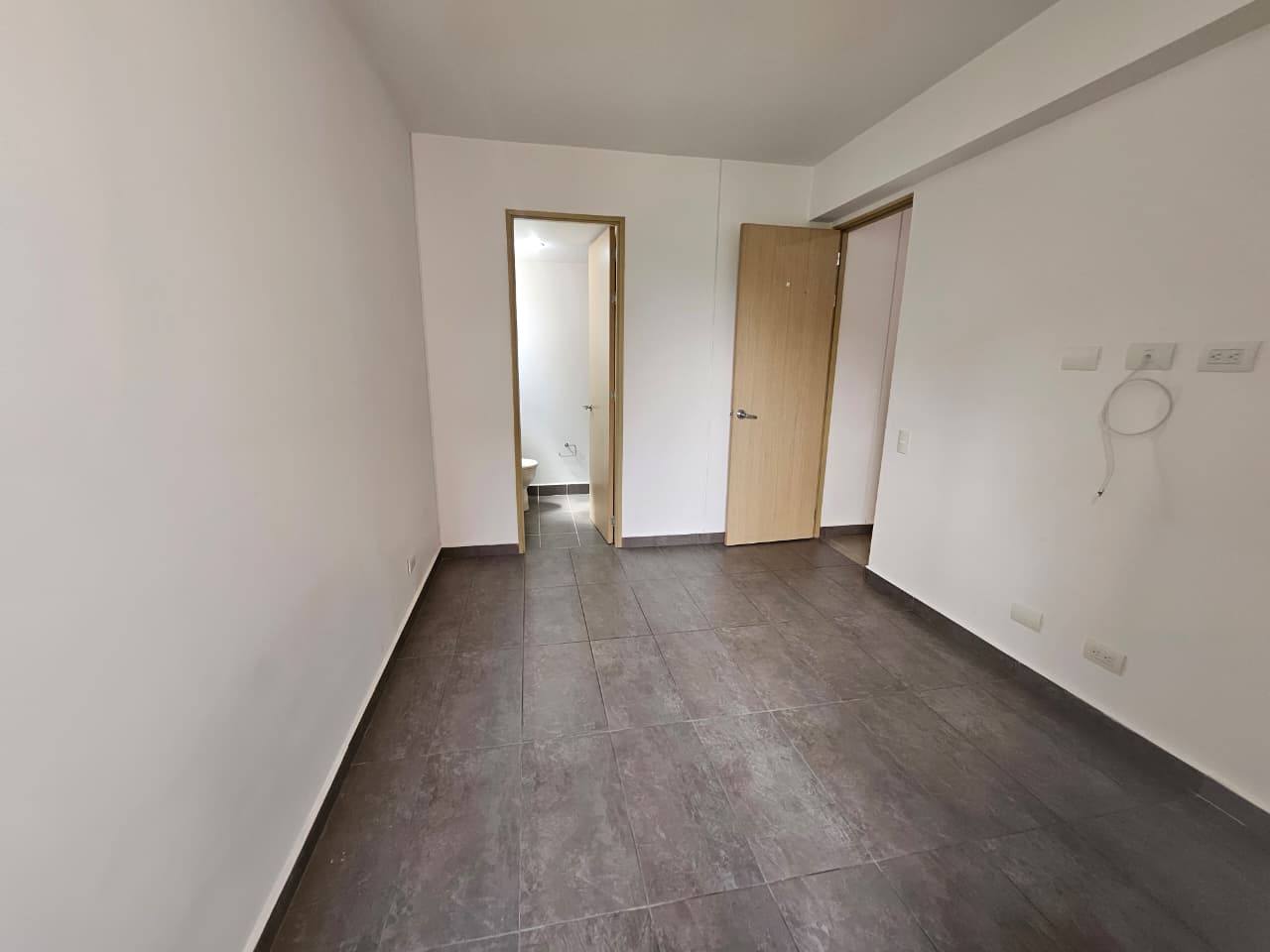 Apartamento en arriendo en Loma de Las Brujas Envigado