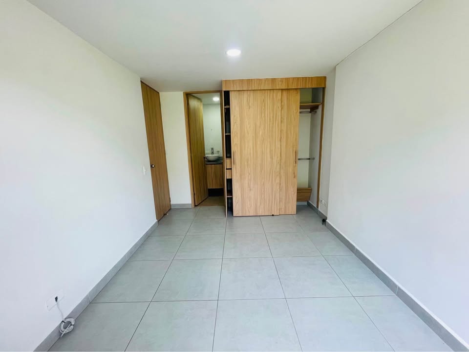 Apartamento para venta  en Loma del Indio Medellín