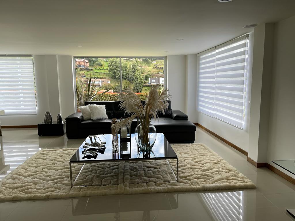 Casa en venta en Loma del Escobero Envigado