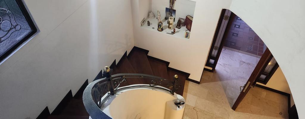 Casa en Venta en Altos del Poblado cerca del CES Medellin