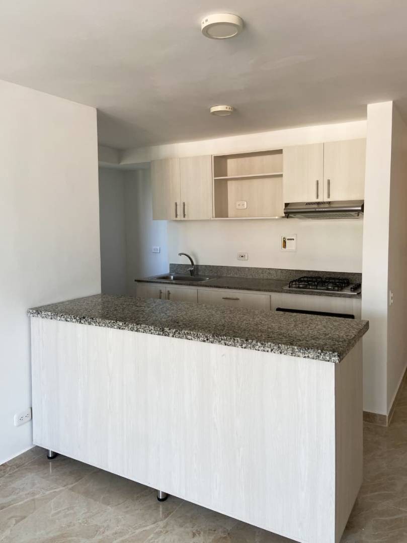 Apartamento para arriendo en la estrella Suramérica.