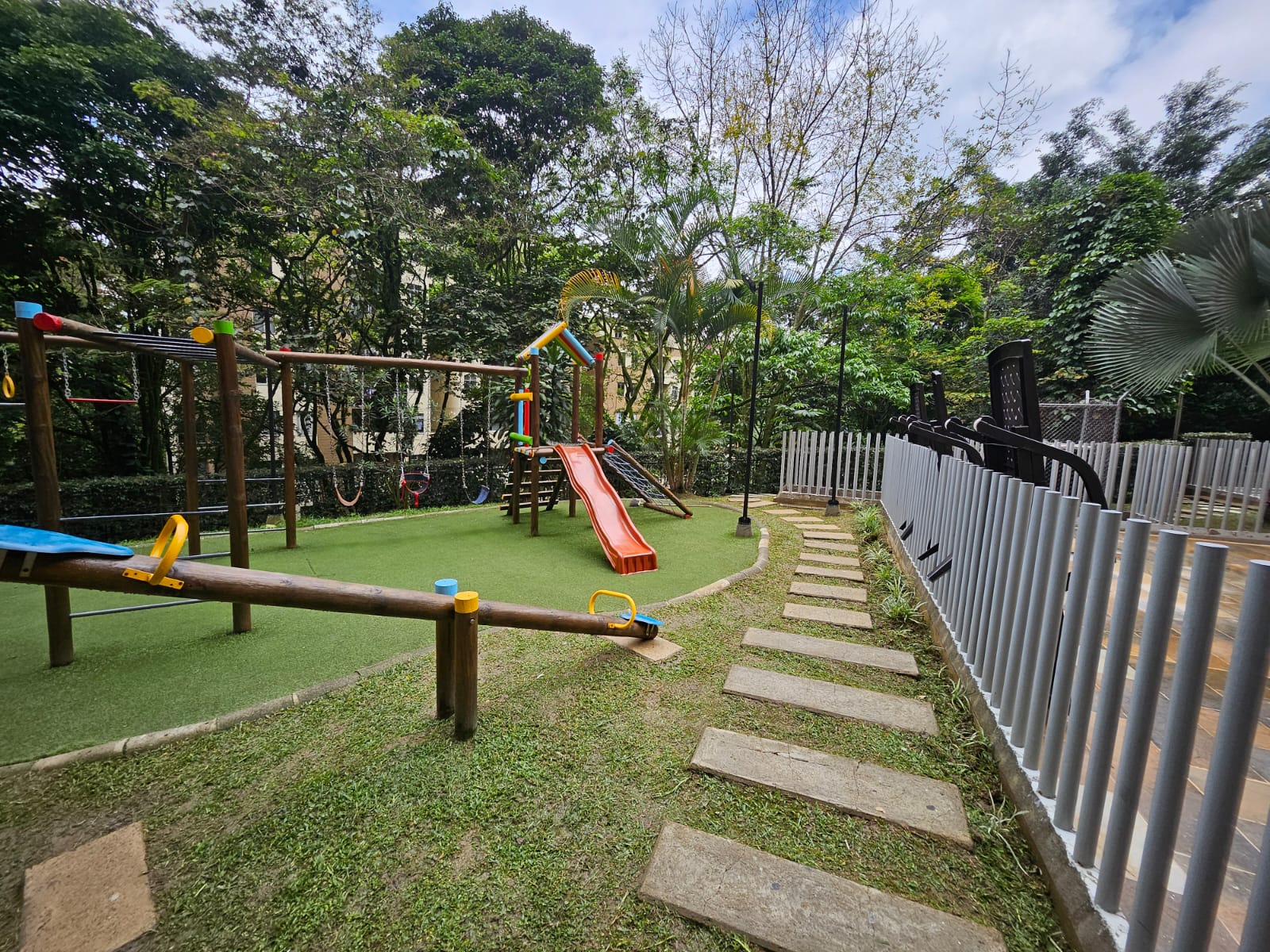 APARTAMENTO EN ARRIENDO CAMINO VERDE ENVIGADO