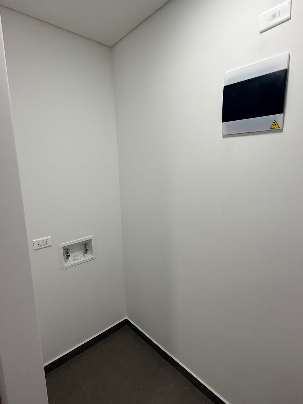 Apartamento en venta para estrenar en Los Colores Medellin