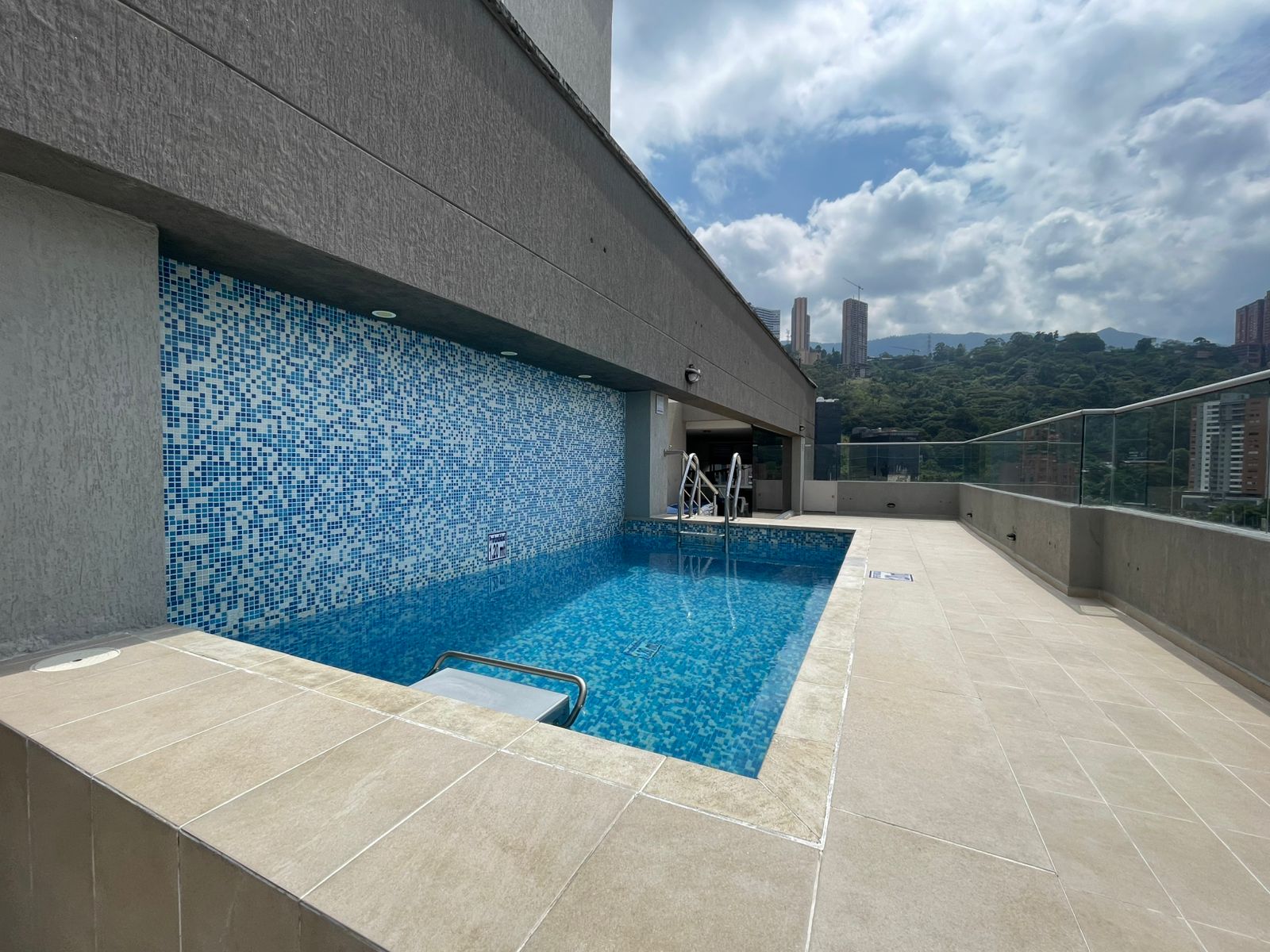 Apartamento en venta el Poblado Loma de San Julian