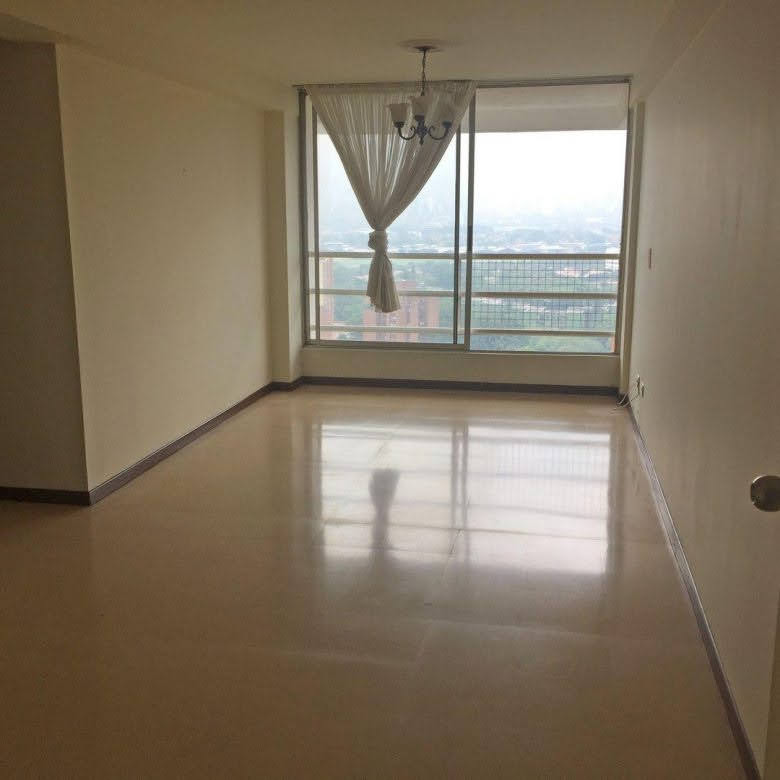 Apartamento en Venta Medellin Loma de los Bernal