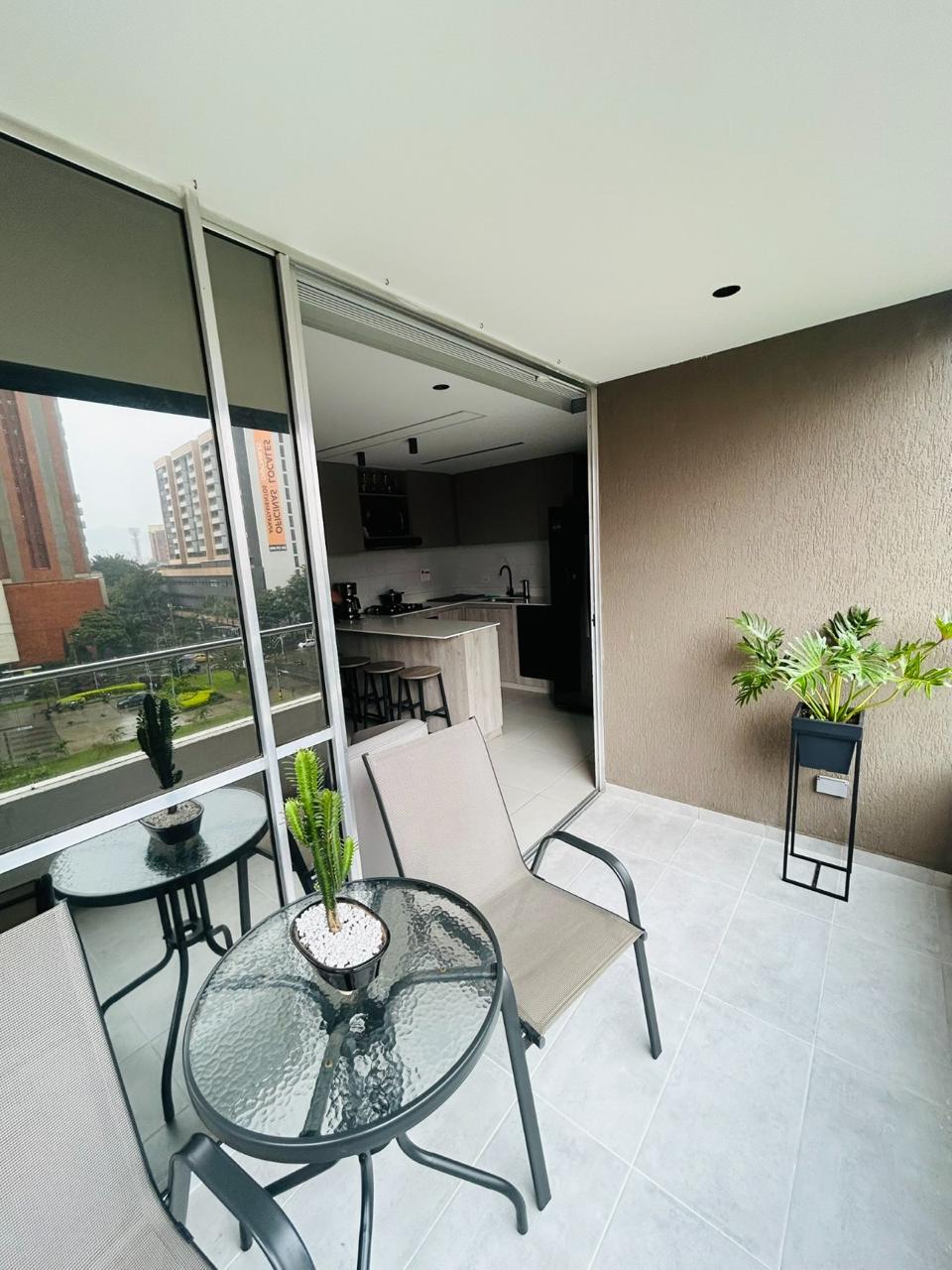 Venta De Hermoso  Apartamento En Los Colores Medellín