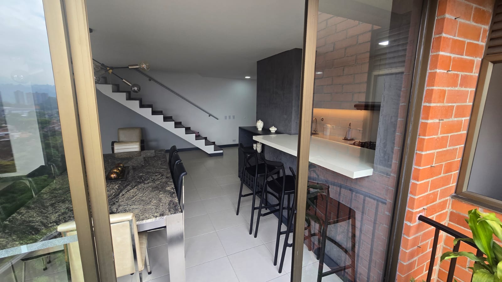 Venta de apartamento duplex en La Estrella Suramerica