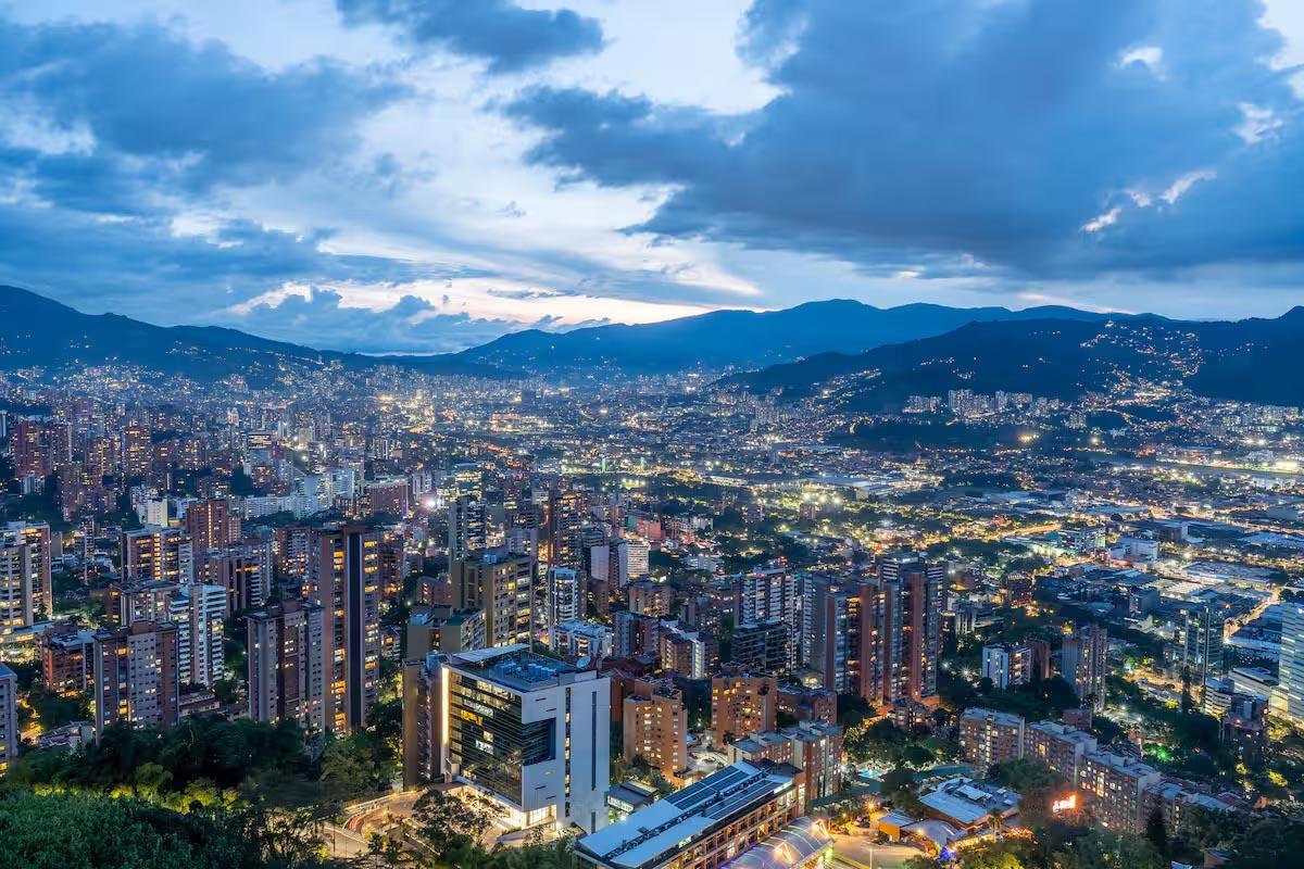 Apartamento en venta  en El Poblado Las Palmas  Medellin