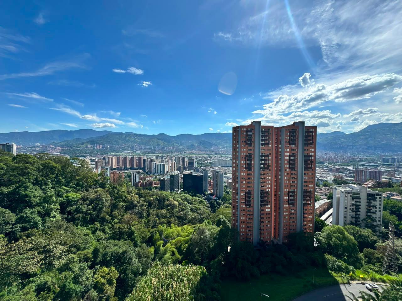 Apartamento en venta Loma del Indio Medellin