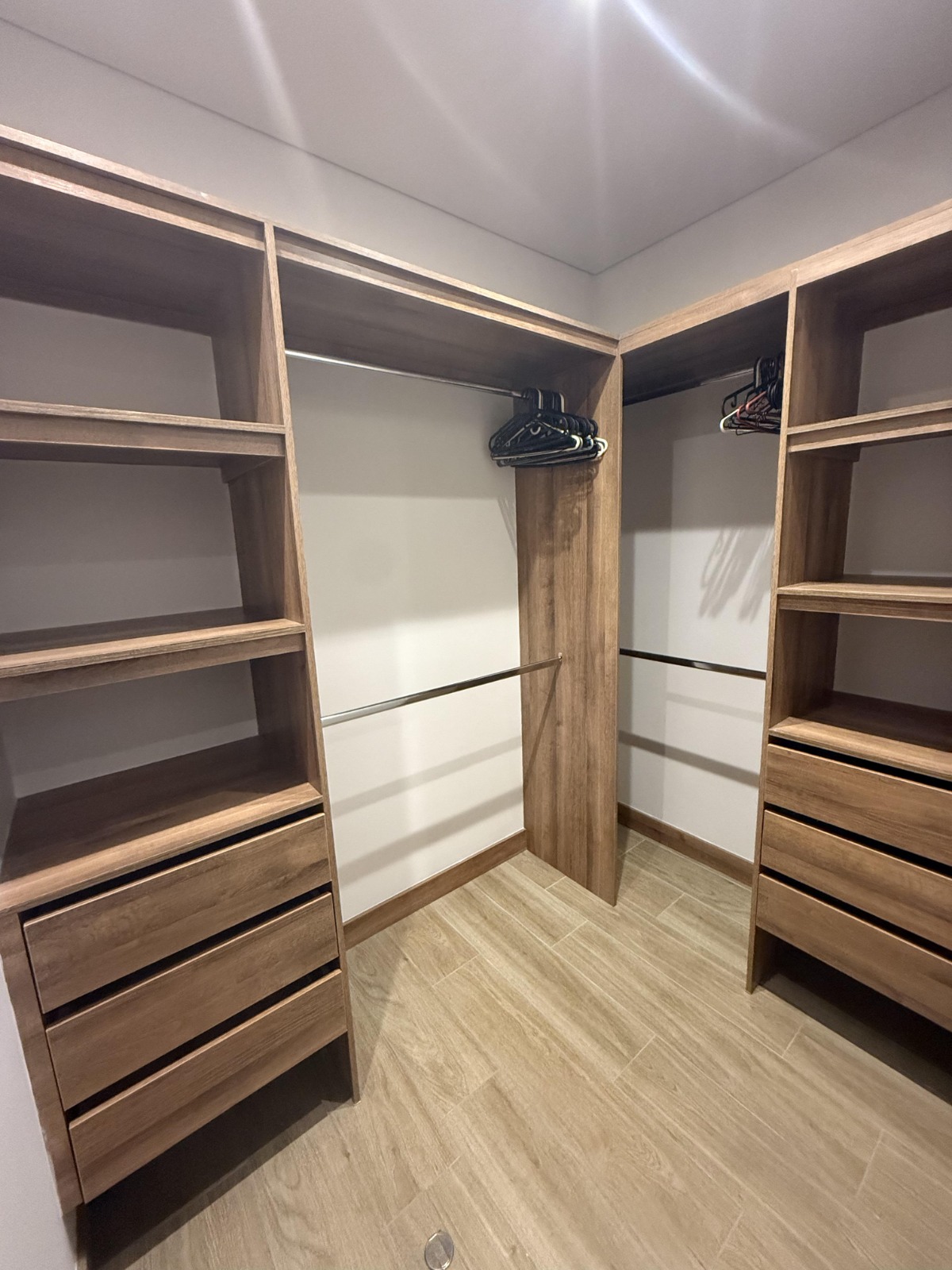 Apartamento amoblado para arriendo en Ciudad del Río El Poblado