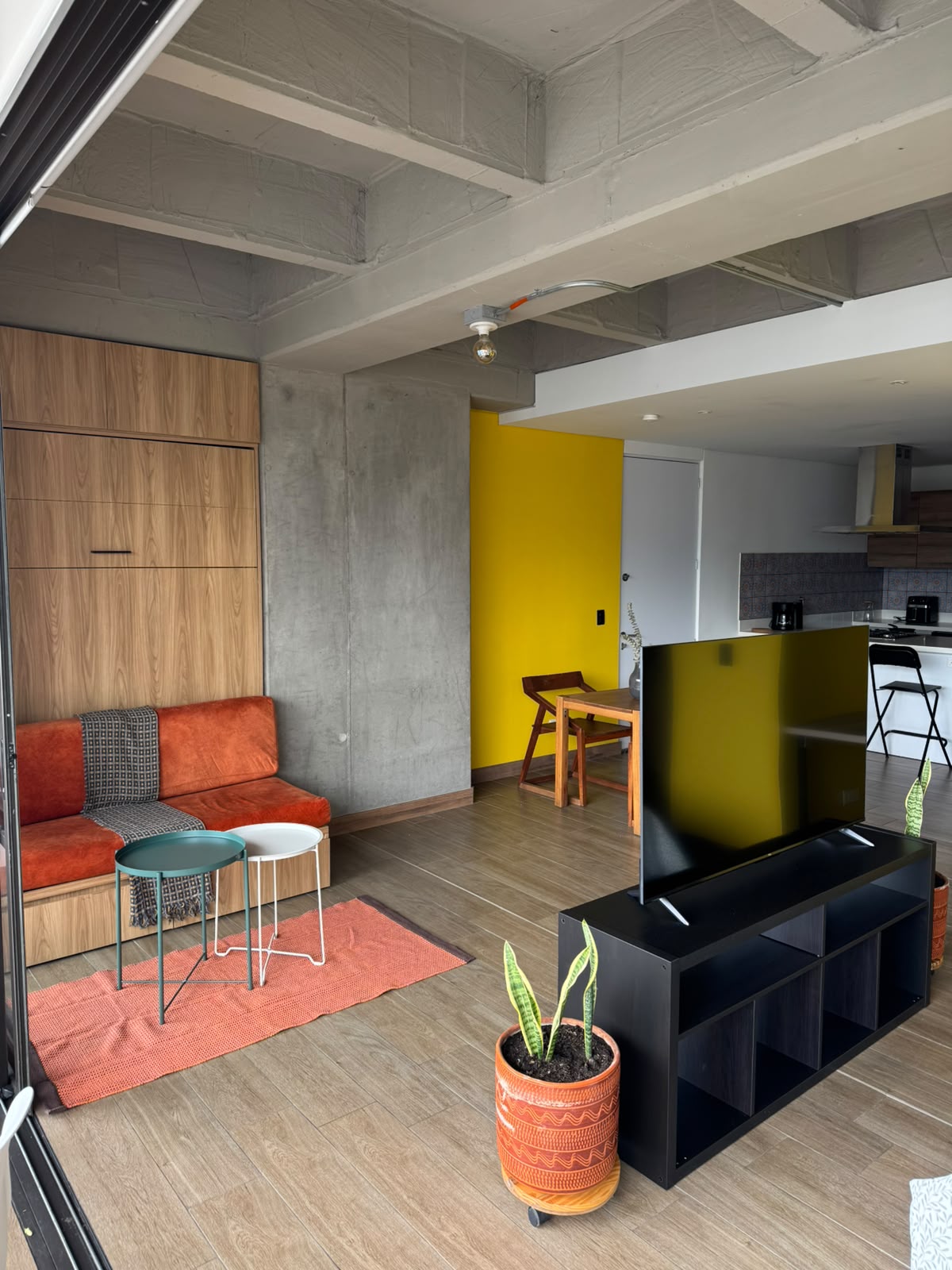 Apartaestudio amoblado para arriendo en Ciudad del Río El Poblado