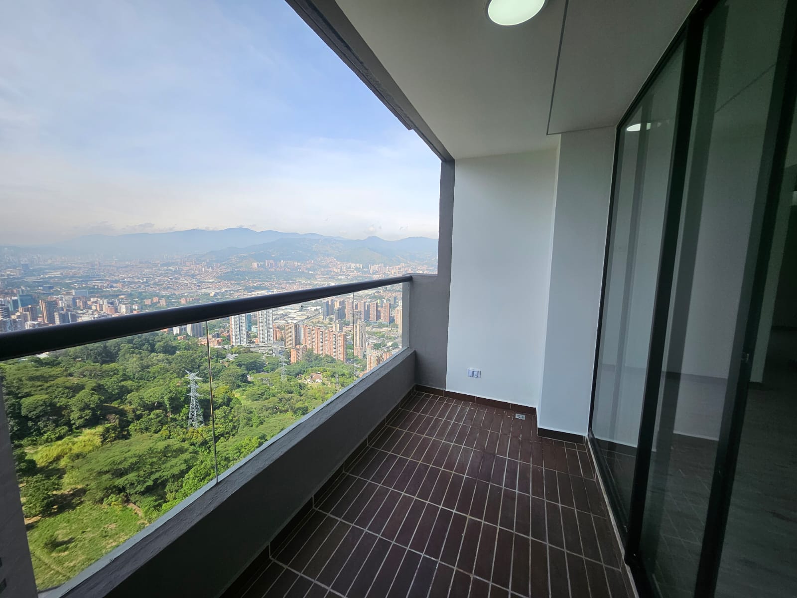Apartamento para estrenar en arriendo en Las Palmas Medellín