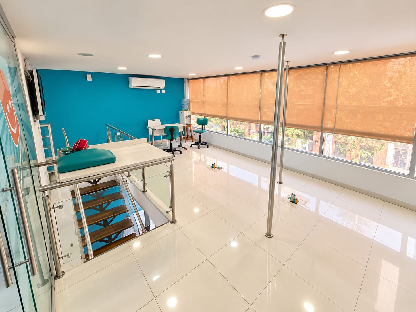 Local comercial en venta Sabaneta – A una cuadra del parque